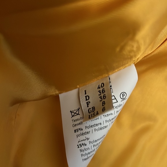 Moschino Yellow and Sliver Chevron Puffer Coat. NWT ! - Picture 10 of 10